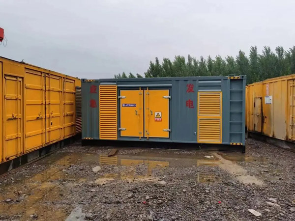 黔西柴油发电机如何判断干式空气滤清器是否需要更换？